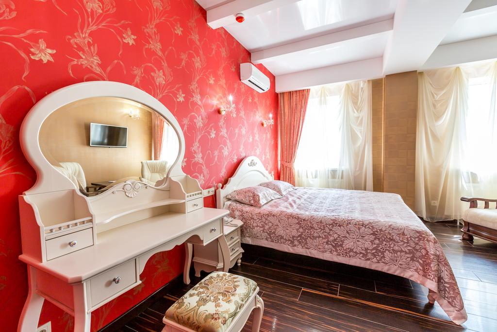 Hotel Premier Kamianske Extérieur photo