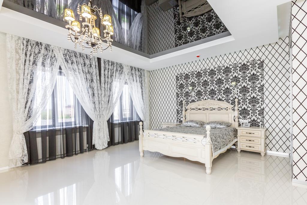 Hotel Premier Kamianske Extérieur photo
