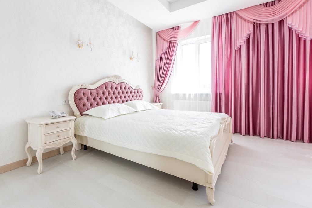 Hotel Premier Kamianske Extérieur photo